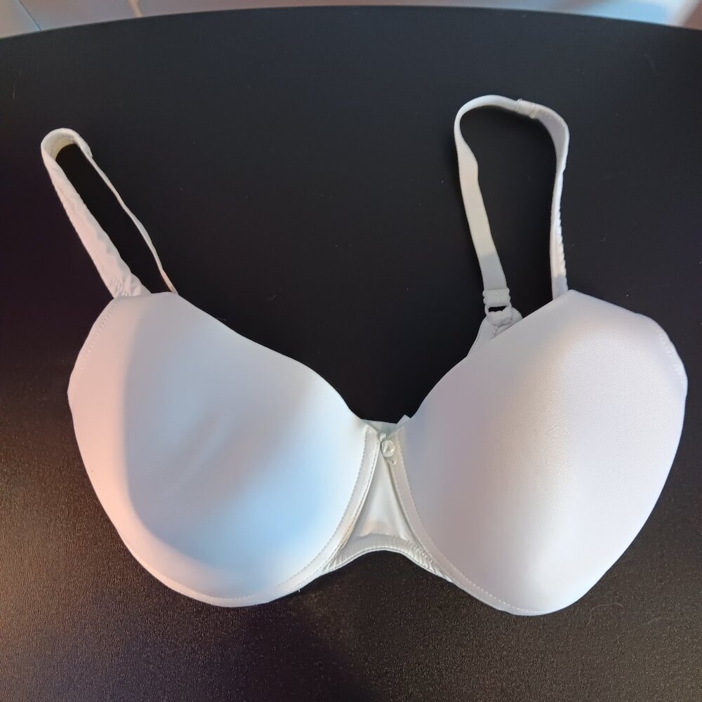 Women's BARELY BREEZIES WHITE 38D BRA